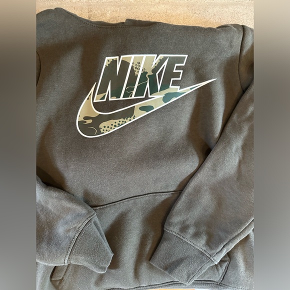 Nike Hoodie and Pant set. Size 7 - Picture 3 of 4